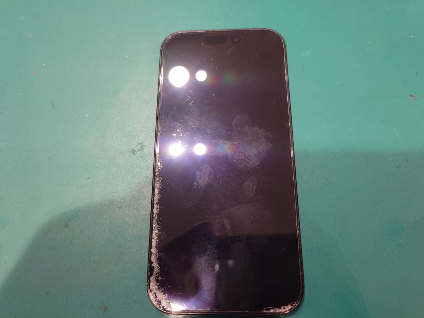 【五反田よりご来店】iPhone16Proの画面交換対応をご依頼いただきました！
